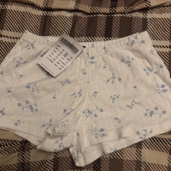 Brandy Melville blue floral shorts - Picture 1 of 1